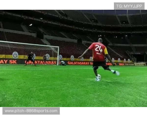 足球球星背后的友谊圈揭秘 谁是他们最亲密的朋友与支持者 足球球星背后的友谊圈揭秘 谁是他们最亲密的朋友与支持者