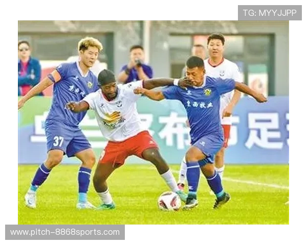 退役足球明星重返赛场激战四方，昔日辉煌再现球迷心中